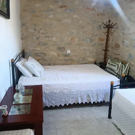 Πετροχτιστο Ρηνιω 3* Kafiona