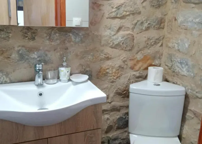 Πετροχτιστο Ρηνιω * Kafiona