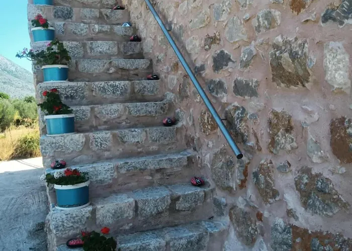 πετροχτιστο ρηνιω