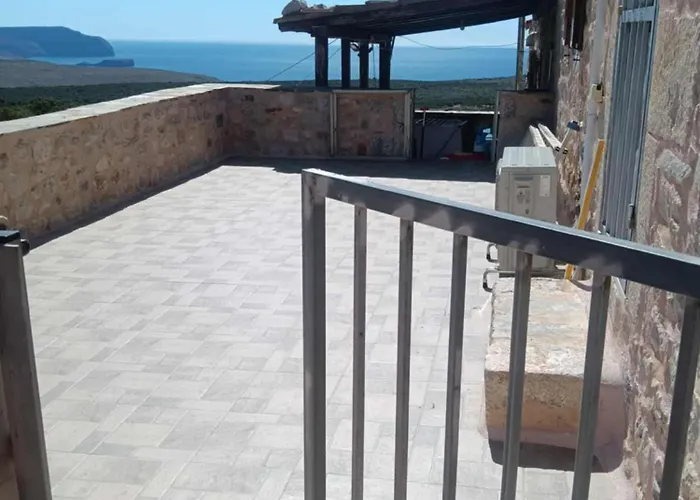 Semesterbostad Πετροχτιστο Ρηνιω