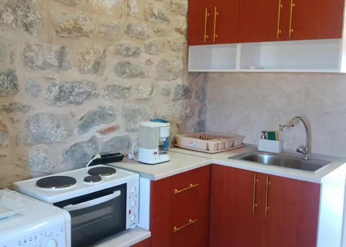 πετροχτιστο ρηνιω * Kafiona